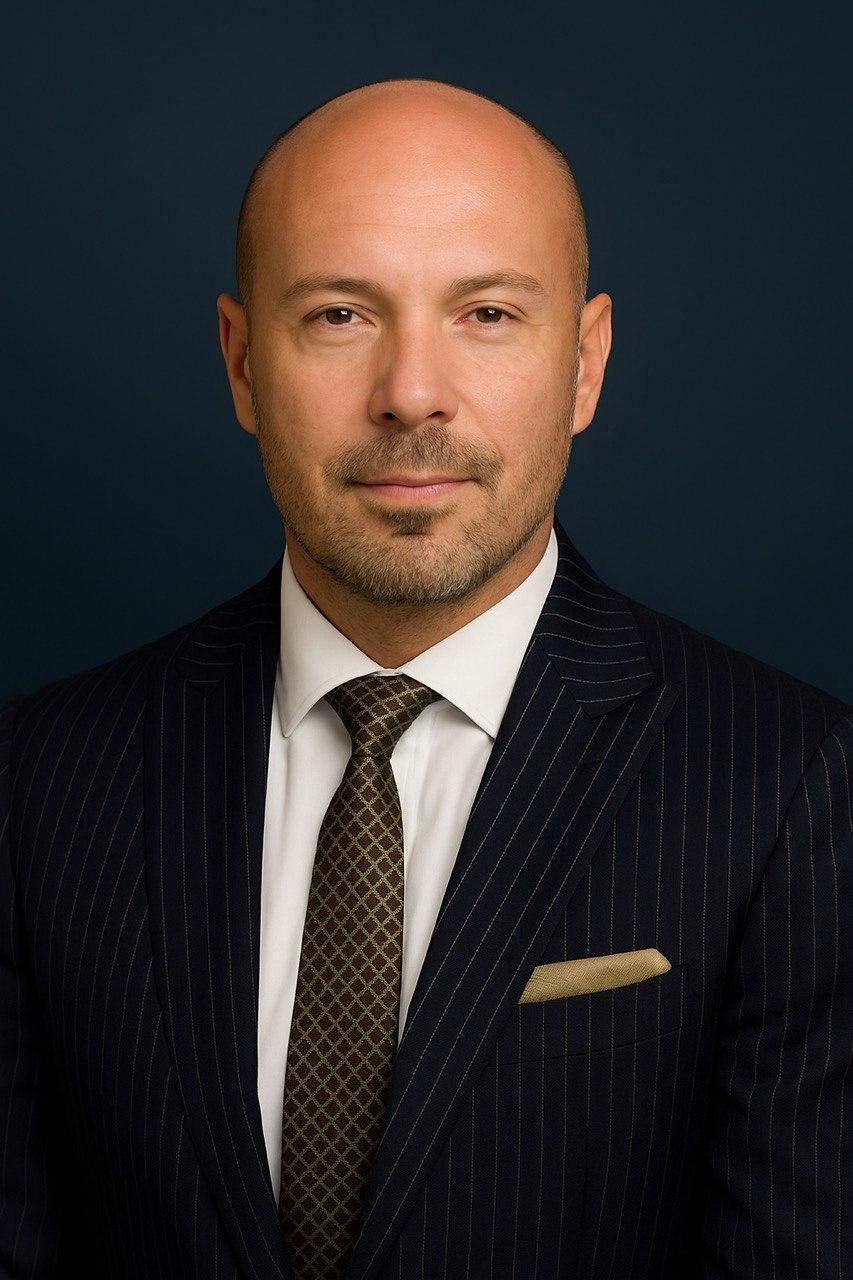 Garrett R Ellison